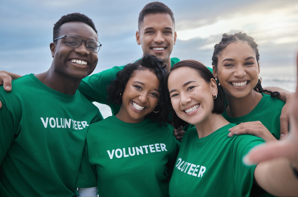 Happy,,Selfie,And,Volunteer,With,People,On,Beach,For,Sustainability,
